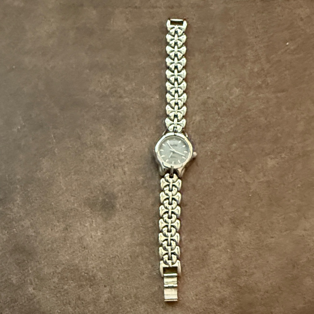 Elegant Silver Women's Chain Watch